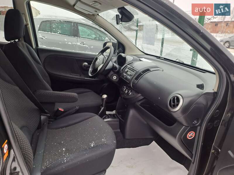 Хэтчбек Nissan Note 2006 в Славуте