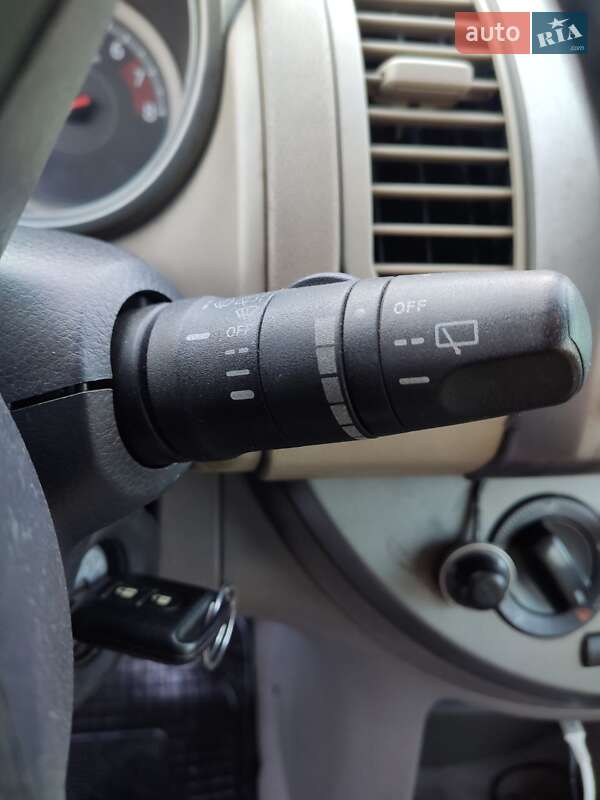 Хэтчбек Nissan Note 2006 в Виноградове