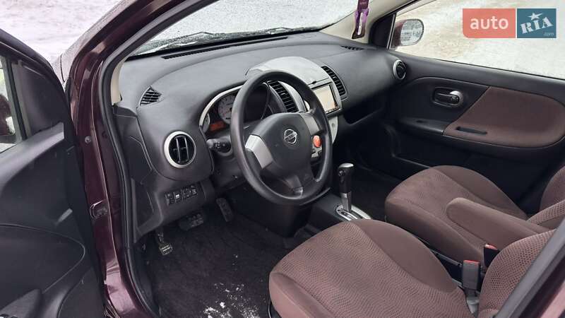 Хетчбек Nissan Note 2012 в Краснограді