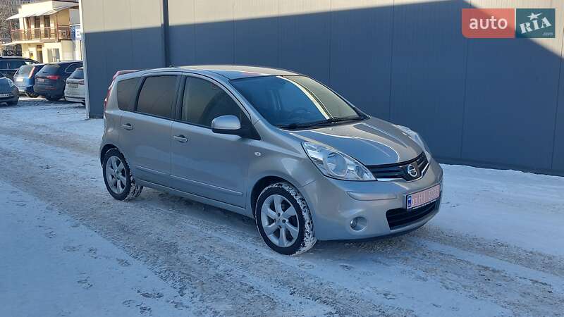 Хетчбек Nissan Note 2010 в Луцьку