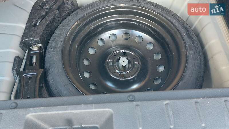 Хетчбек Nissan Note 2010 в Луцьку