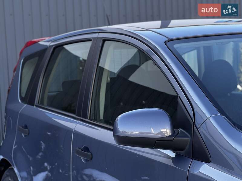 Хэтчбек Nissan Note 2008 в Виннице