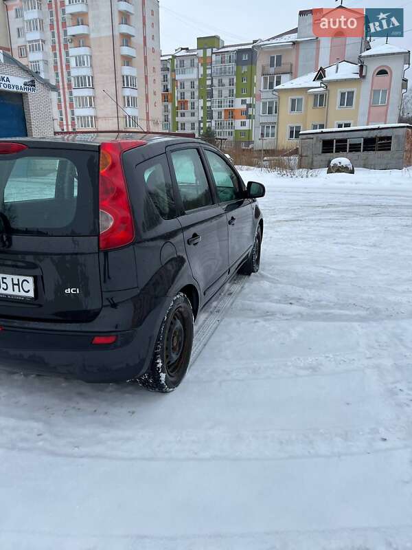 Хэтчбек Nissan Note 2007 в Долине