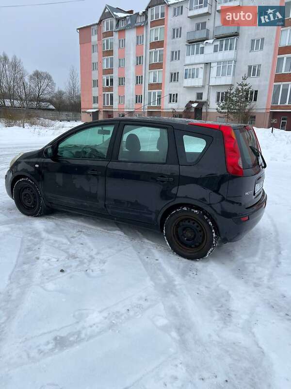 Хэтчбек Nissan Note 2007 в Долине