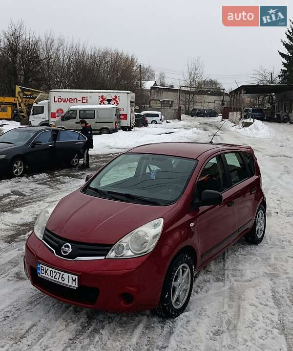 Хэтчбек Nissan Note 2012 в Ровно