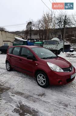 Хэтчбек Nissan Note 2012 в Ровно