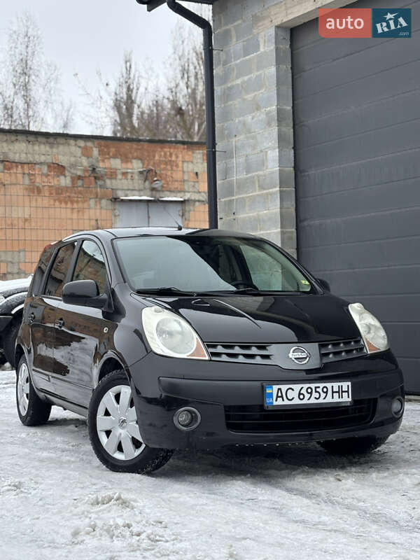 Хэтчбек Nissan Note 2006 в Ровно