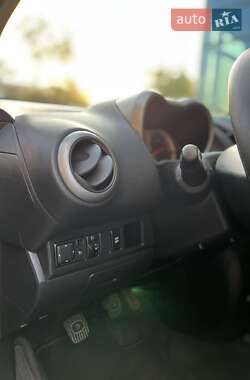 Хэтчбек Nissan Note 2006 в Киеве