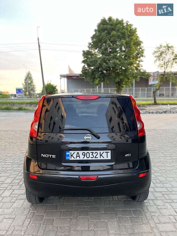 Хэтчбек Nissan Note 2006 в Киеве