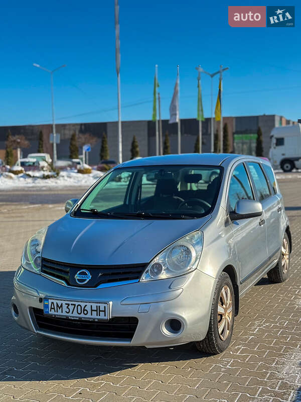 Хэтчбек Nissan Note 2009 в Житомире