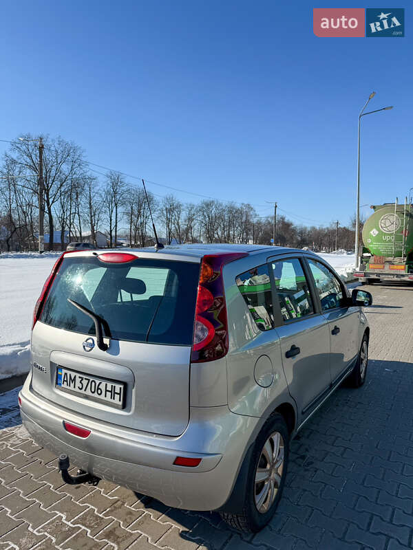 Хэтчбек Nissan Note 2009 в Житомире