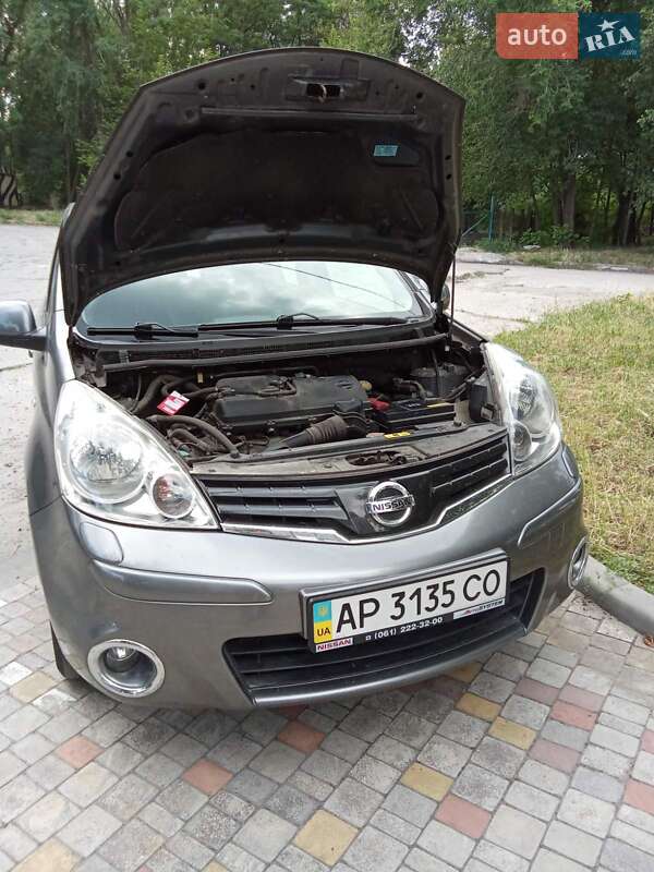 2013 Nissan Note, VIN SJNFAAE11U2221954:plate — фото 1 (autoria)