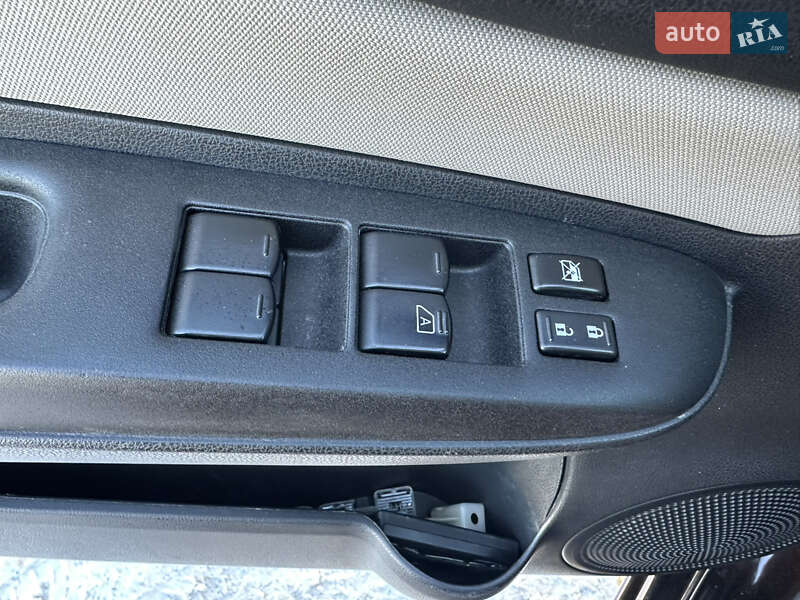 Хэтчбек Nissan Note 2019 в Киеве