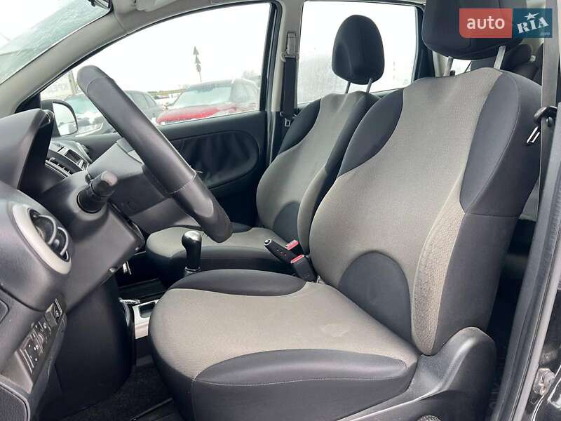 Хэтчбек Nissan Note 2011 в Львове