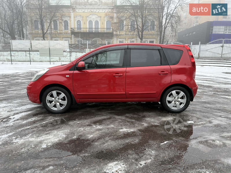 Хэтчбек Nissan Note 2007 в Полтаве