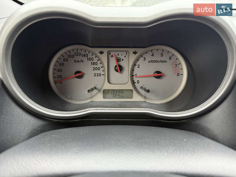 Хэтчбек Nissan Note 2007 в Полтаве