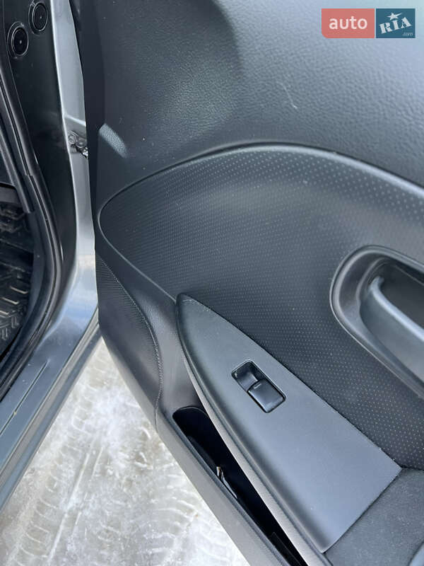 Хетчбек Nissan Note 2011 в Львові фото 10 Хетчбек Nissan Note 2011 в Львові