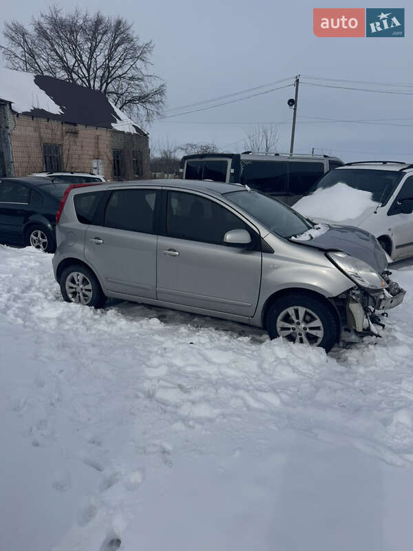 Хэтчбек Nissan Note 2007 в Ровно фото 3 Хэтчбек Nissan Note 2007 в Ровно