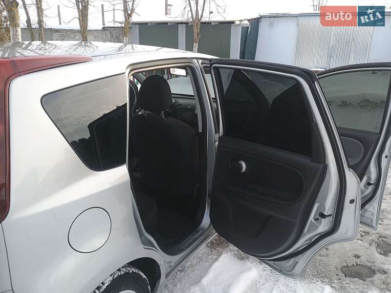 Хэтчбек Nissan Note 2010 в Тернополе