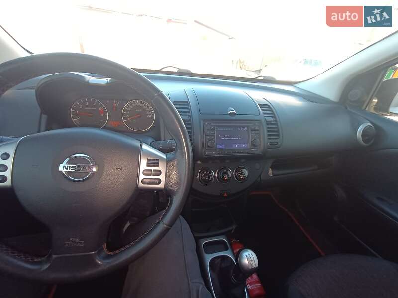 Хэтчбек Nissan Note 2010 в Тернополе
