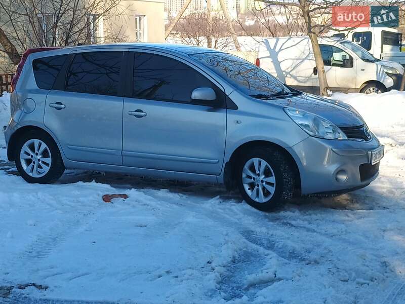 Хэтчбек Nissan Note 2010 в Тернополе