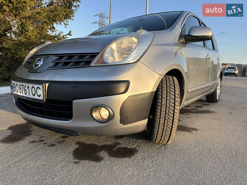 Хетчбек Nissan Note 2006 в Дрогобичі