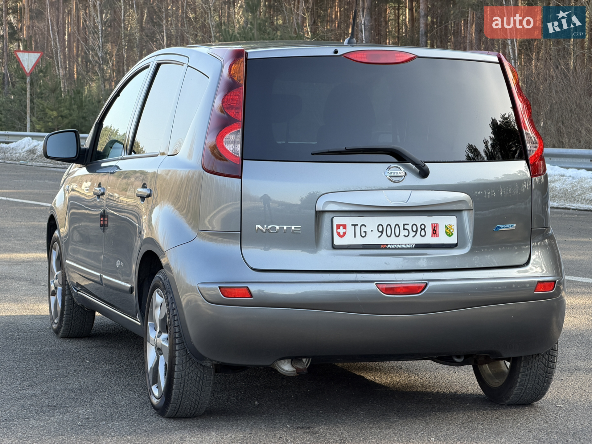 2010 Nissan Note - мініатюра 7
