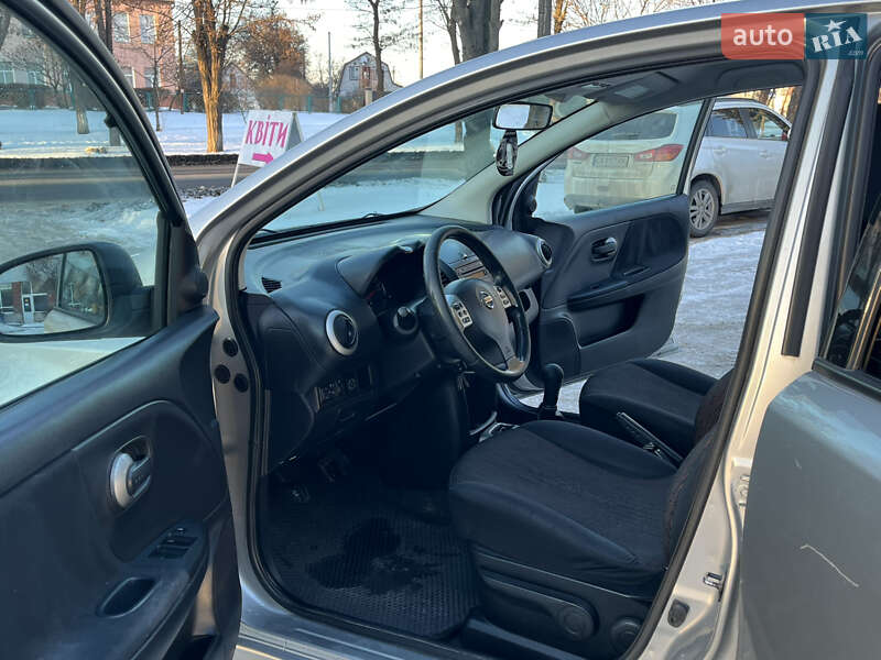 Хэтчбек Nissan Note 2011 в Смеле