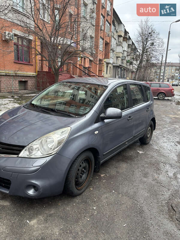 Хетчбек Nissan Note 2010 в Києві фото 2 Хетчбек Nissan Note 2010 в Києві
