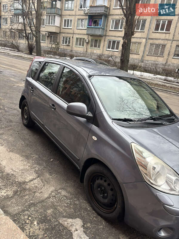 Хетчбек Nissan Note 2010 в Києві фото 3 Хетчбек Nissan Note 2010 в Києві