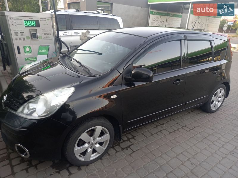 Хэтчбек Nissan Note 2013 в Ивано-Франковске