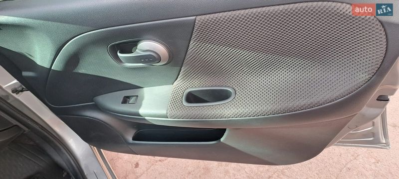 Хэтчбек Nissan Note 2007 в Одессе