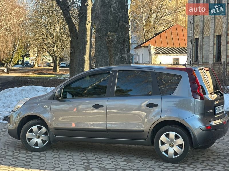 Хэтчбек Nissan Note 2013 в Лубнах