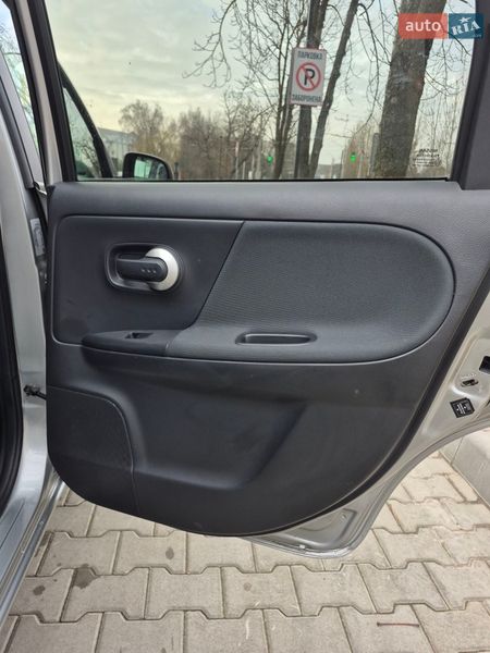 Хэтчбек Nissan Note 2010 в Луцке