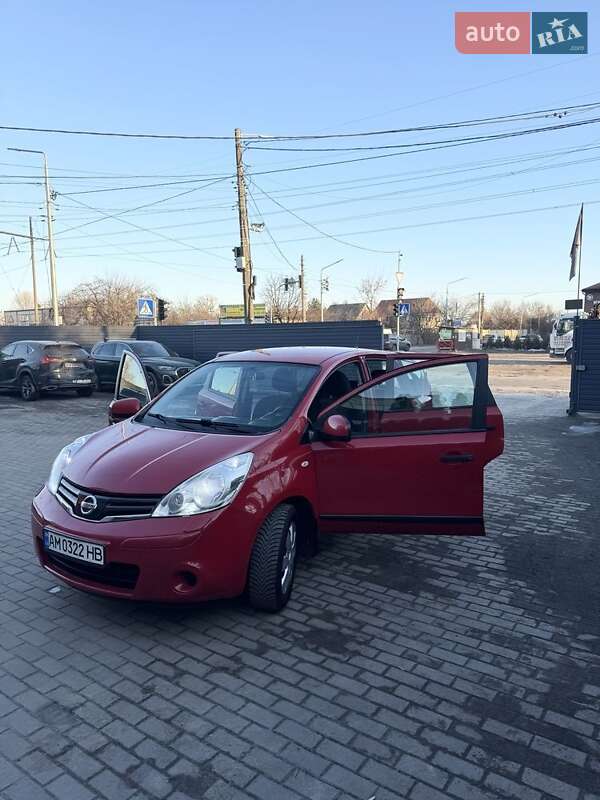 Хэтчбек Nissan Note 2009 в Киеве