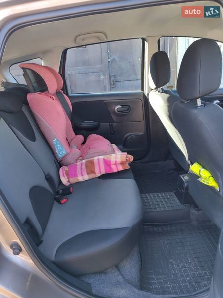 Хэтчбек Nissan Note 2010 в Калиновке