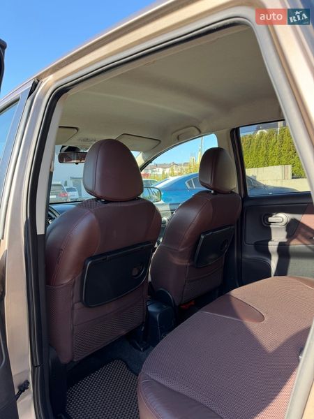 Хэтчбек Nissan Note 2008 в Ровно
