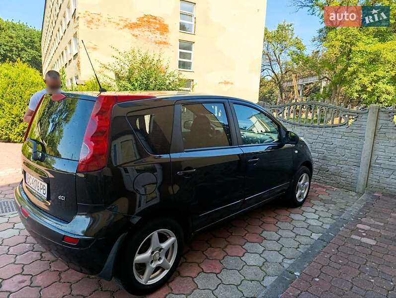 Хетчбек Nissan Note 2008 в Стрию