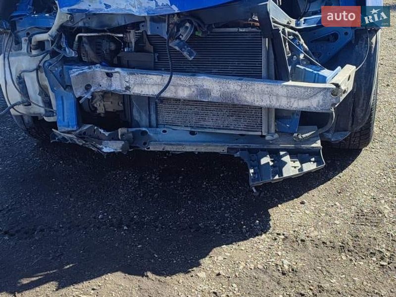 Хетчбек Nissan Note 2006 в Чернівцях