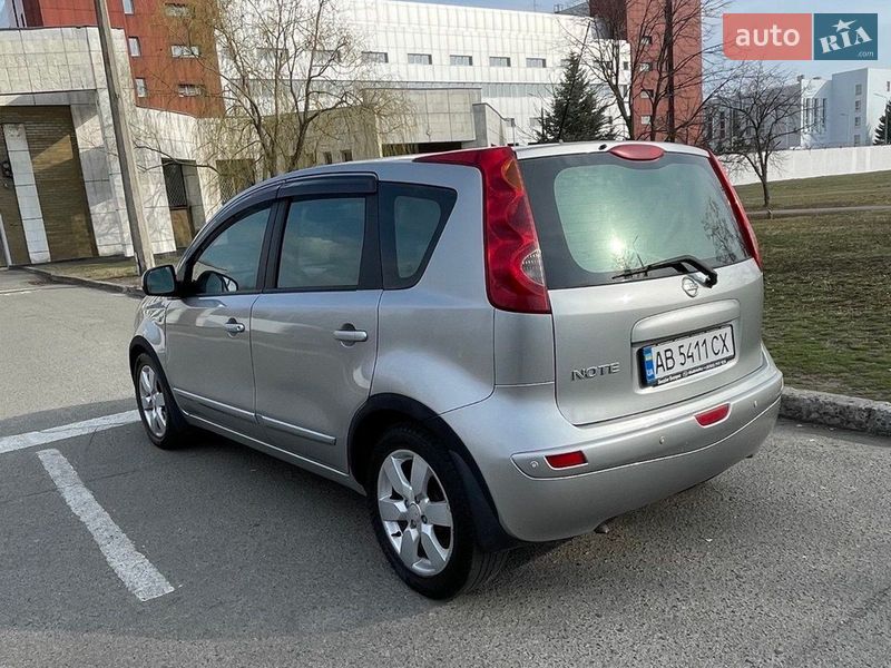 Хэтчбек Nissan Note 2008 в Киеве