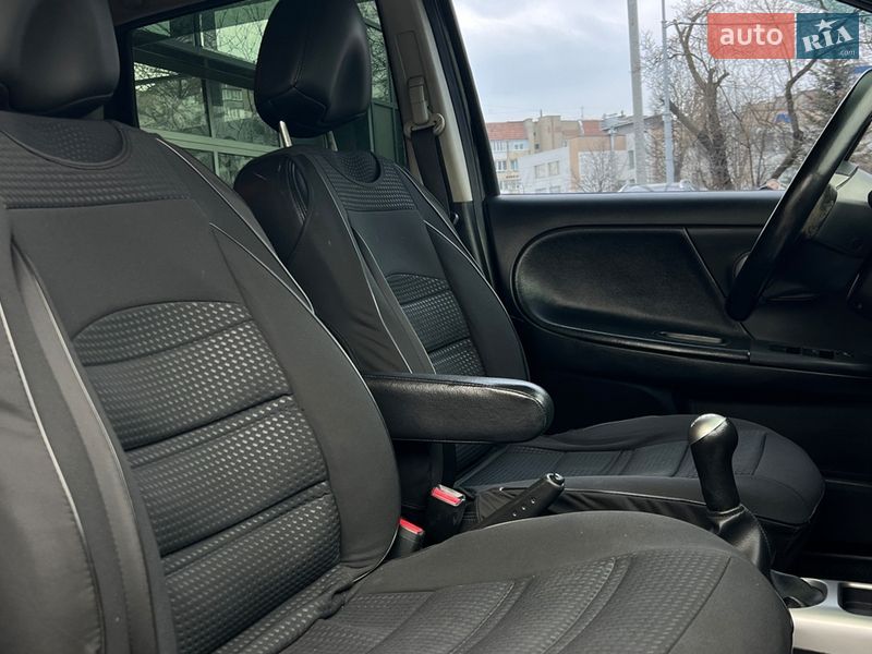 Хэтчбек Nissan Note 2013 в Ивано-Франковске