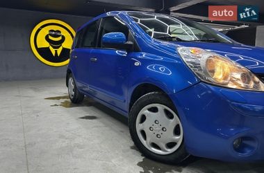 Хэтчбек Nissan Note 2011 в Черновцах