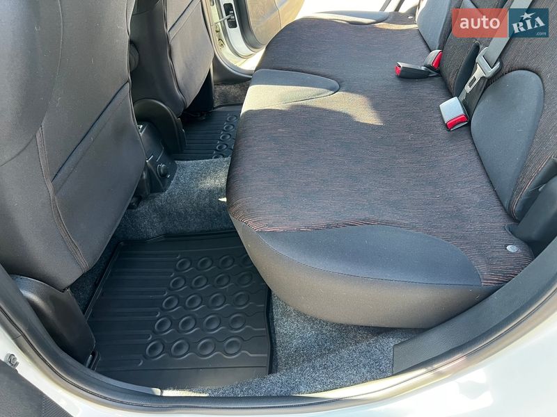 Хэтчбек Nissan Note 2010 в Днепре