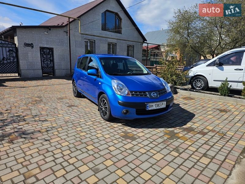 Хэтчбек Nissan Note 2006 в Березовке
