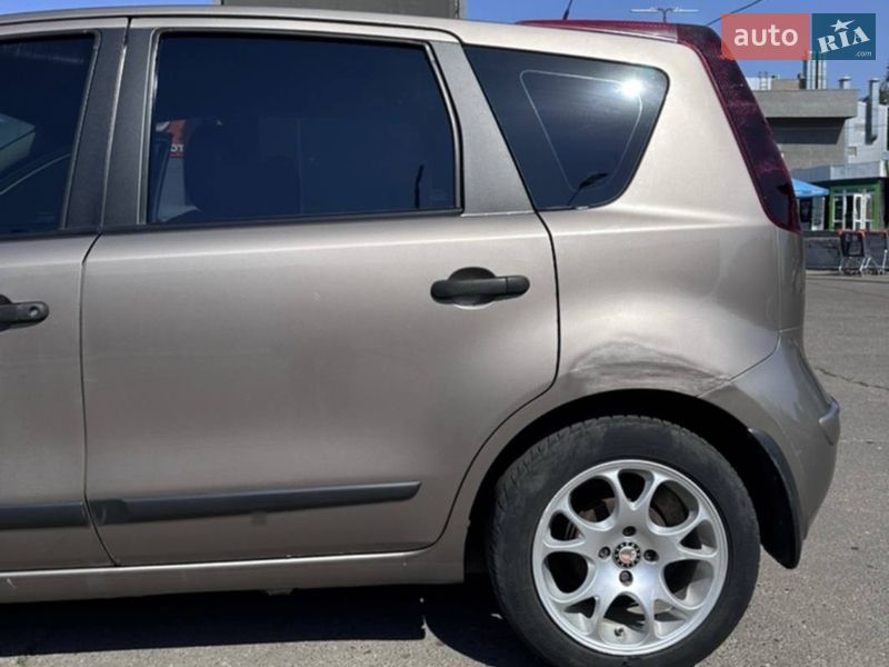 Хэтчбек Nissan Note 2010 в Ивано-Франковске