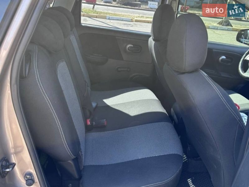 Хэтчбек Nissan Note 2010 в Ивано-Франковске