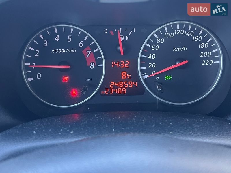 Хэтчбек Nissan Note 2011 в Болехове