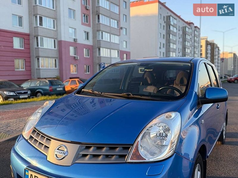 2008 Nissan Note, VIN SJNFAAE11U1313525:plate — фото 1 (autoria)
