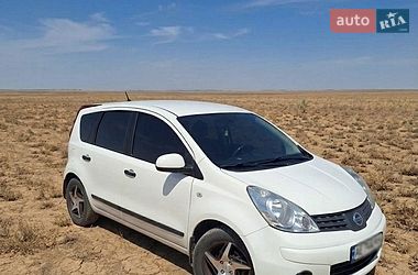 Хетчбек Nissan Note 2013 в Дніпрі