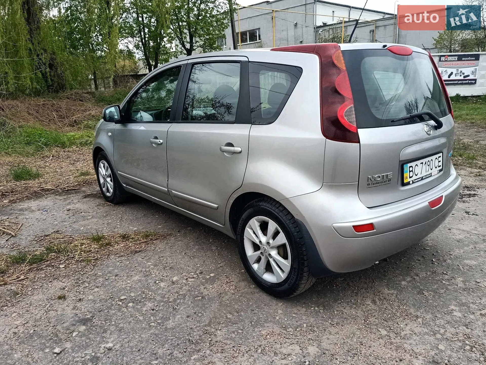 2010 Nissan Note - мініатюра 10